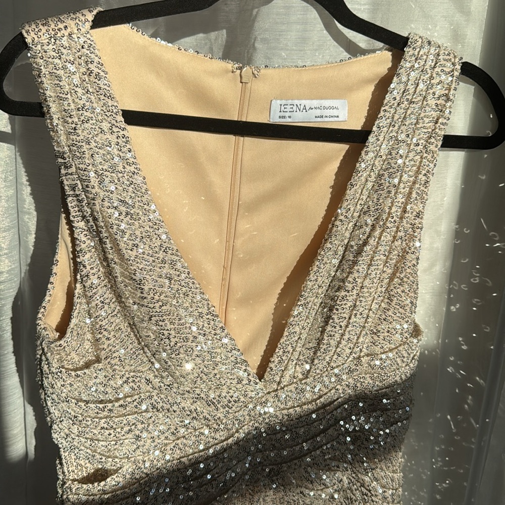 IEENA FOR MAC DUGGAL
Silver V-Neck Sequin Wrap Waist Gown size 10 - Picture 12 of 12